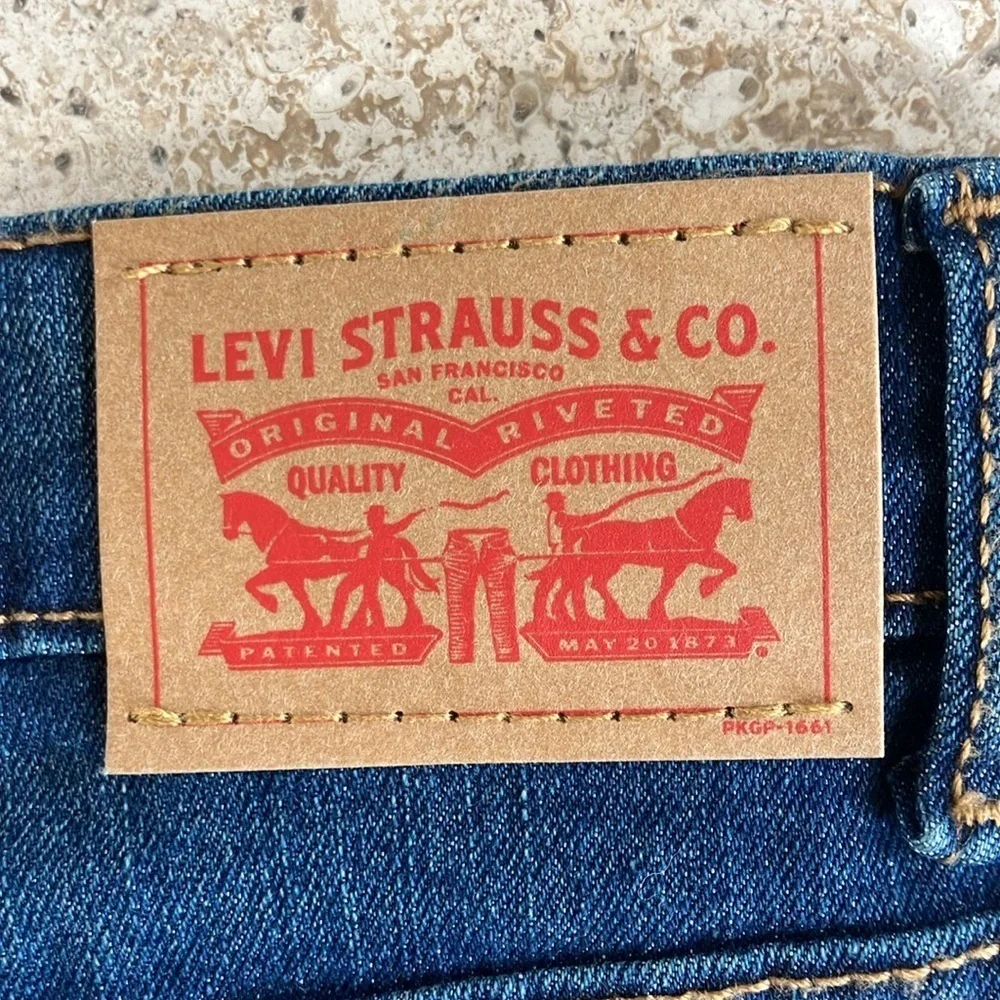 NWT Levi's Girl’s Blue Jean Shorts with Rolled Cuffs Adjustable Waist Mid Rise